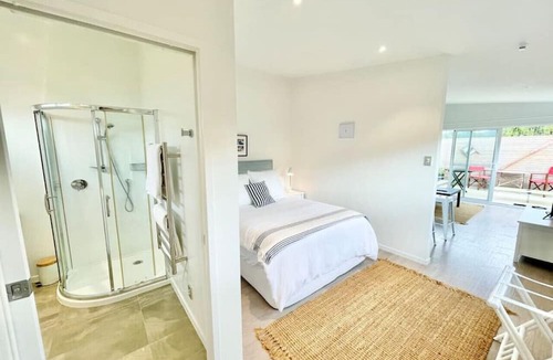 Blackpool House | Sit back and relax in our secluded Sailor’s Cottage.