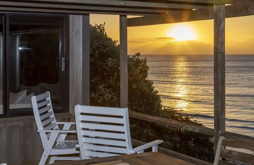 Paekakariki House | PAEKAKARIKI RETREAT – PAEK?K?RIKI BEACHFRONT HOME in Kapiti Coast