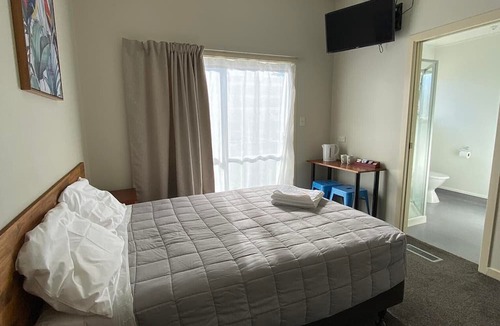 Mangere Cabin | Airport Westney Lodge