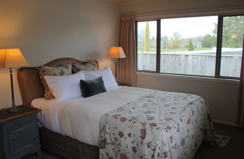 Taumarunui Bed & Breakfast | Awanui Bed and Breakfast