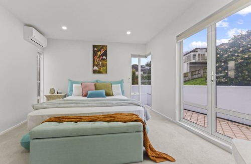 Hillsborough Villa | High-end Modern Villa Spa Pool & Views