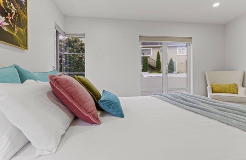 Hillsborough Villa | High-end Modern Villa Spa Pool & Views