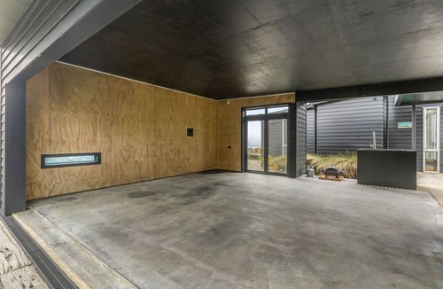 Waipu House | The Chocolate Box - Waipu Cove Holiday Home