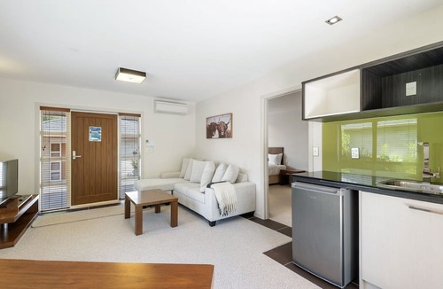 Karapiro Resort | Lakeside Health & Wellness Resort