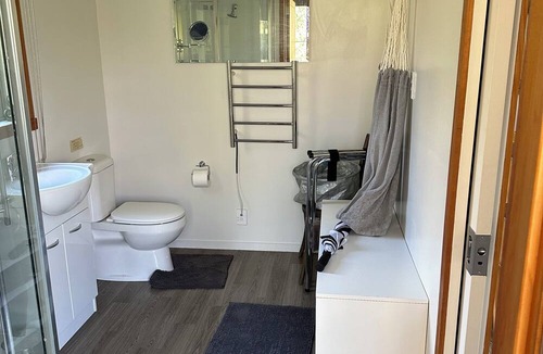 Kimbolton House | Shambhala Cosy Kimbolton Tiny house and gardens