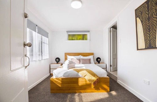 Grey Lynn Apartment | Freshly Renovated Grey Lynn Beauty