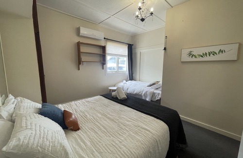 Napier House | Ocean Front Cottage Napier