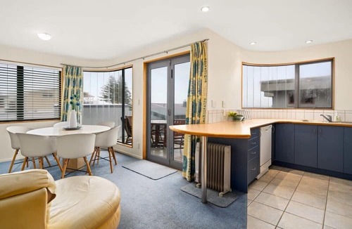 Mount Maunganui House | Beachfront Townhouse w/Breathtaking Ocean Views