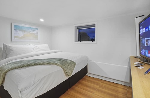 Henderson Apartment | Newly Renovated Studio w Parking-Netflix