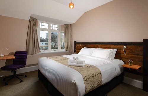 Christchurch City Centre Cabin | Eco Villa - in the heart of Christchurch