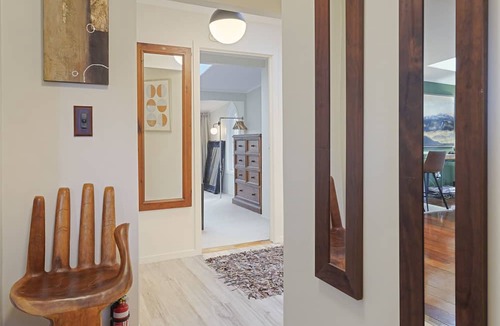 Titirangi Apartment | Tranquil Bush Haven - Gardens - Bayview