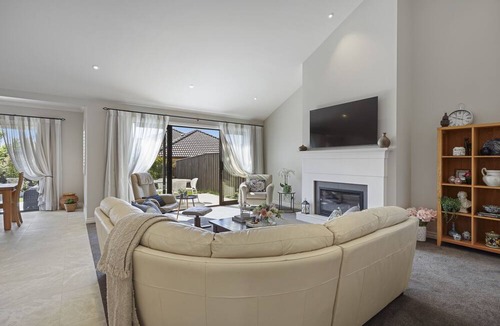 Papakura House | Country Living At Its Best-Outdoor Dream