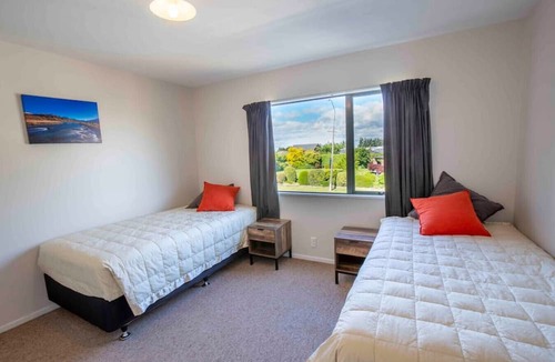 Methven House | Main St of Methven | Free Wi-Fi | Smart TV