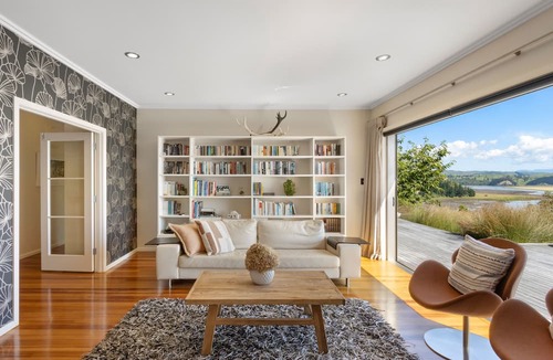 Poraiti House | Slice of Heaven - Napier Holiday Home