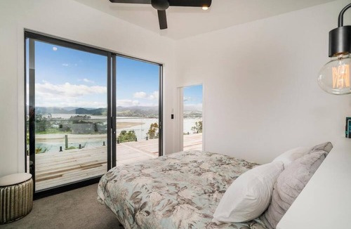 Tairua House | Tairua Luxury Views - perfect to explore the Coromandel