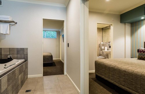 Napier Hotel | Pebble Beach Motor Inn