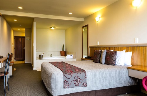 Napier Hotel | Pebble Beach Motor Inn