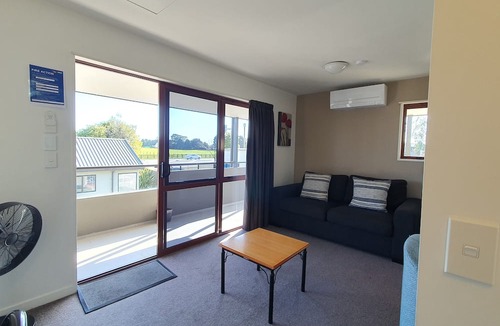 Russley Hotel | Airways Motel