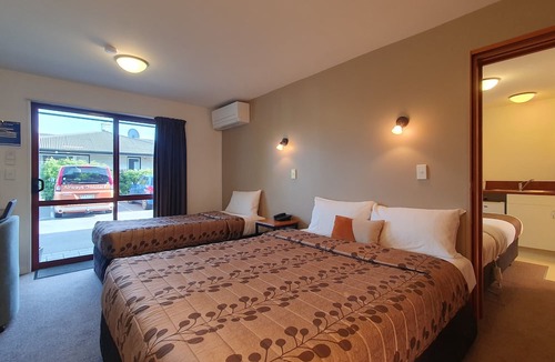 Russley Hotel | Airways Motel