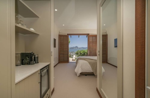 Cooks Beach Bed & Breakfast | Mercury Ridge