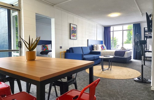 Rotorua Hotel | Urban Lounge Sleepery, SureStay Collection by BW