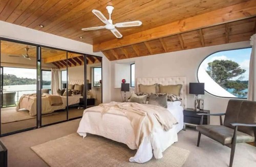 Beach Haven House | Iconic Estate -Unique Waterfront Experience