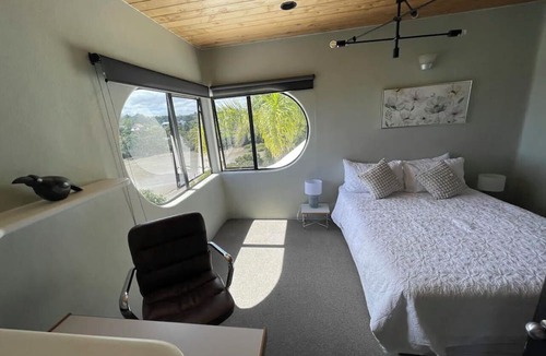 Beach Haven House | Iconic Estate -Unique Waterfront Experience