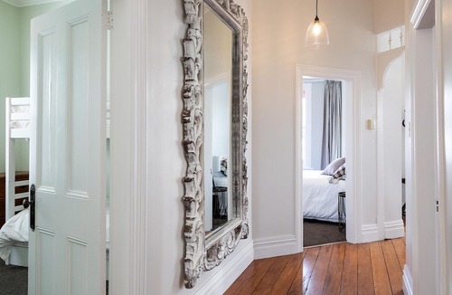 New Plymouth Villa | Villa on Courtenay - A short stroll to The CBD