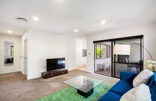 Greenhithe House | The Perfect Spacious 2BR Getaway-Netflix
