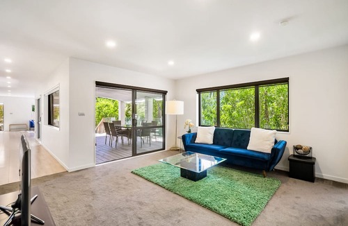 Greenhithe House | The Perfect Spacious 2BR Getaway-Netflix