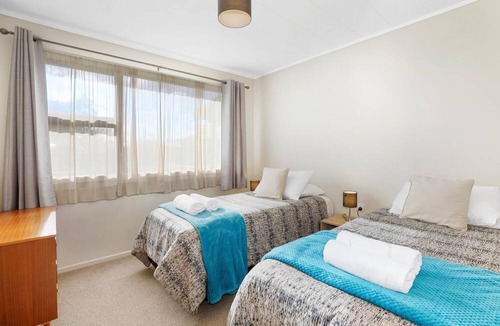 Owhata House | Poet's Corner - 3 Bedrooms | 1 Bathroom in Poet's Corner