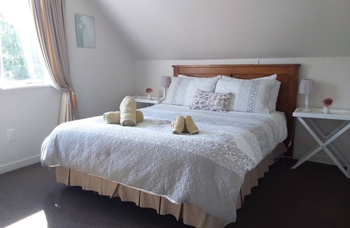Coromandel Cottage | Masson Cottage. Set on a Sunny & Serene1.75 Acres. Close to Town/wifi