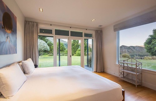 Arthur's Point House | The Point - Villa by the river