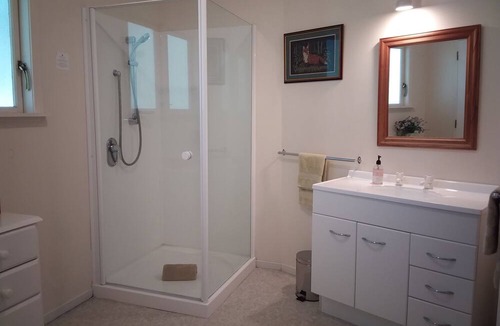 Coromandel Cottage | Stellar Cottage - Set on Sunny & Serene 1.75 Acres. Close to Town/wi-fi