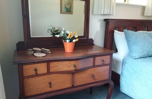 Coromandel Cottage | Stellar Cottage - Set on Sunny & Serene 1.75 Acres. Close to Town/wi-fi