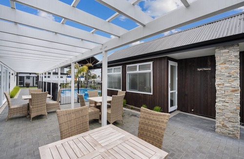 Kawaha Point Hotel | Newina Rotorua