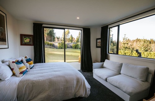 Wanaka House | Mt Roy Terrace - Art House