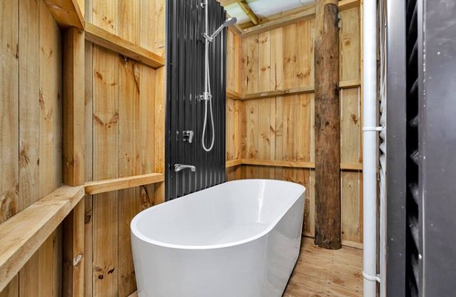 Kerikeri House | Waimate Farmstay - Kerikeri Holiday Home