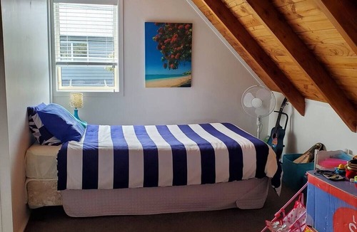 Whangamata House | 'ocean Cove' at Whangamata ...15 Mins Easy Level Stroll to Estuary & Beach
