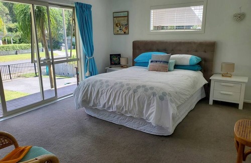 Whangamata House | 'ocean Cove' at Whangamata ...15 Mins Easy Level Stroll to Estuary & Beach