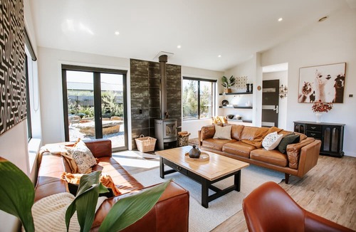 Wanaka House | Minaret Ridge - Family friendly