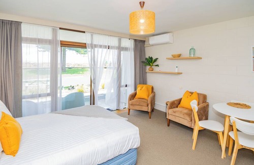 Gisborne Apartment | Whispering Sands Motel