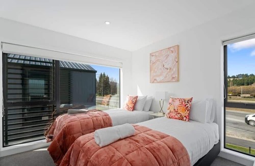 Albert Town Apartment | Alpine Grandview Summ