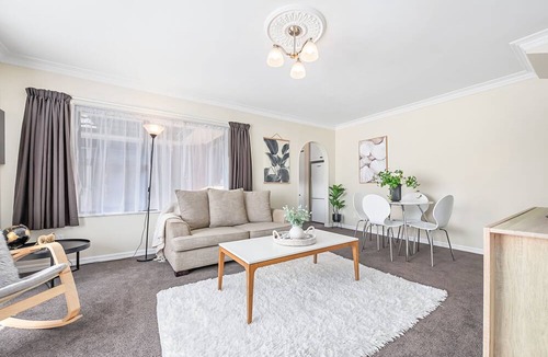 Waterloo Apartment | Spacious 2 Bedroom Townhouse