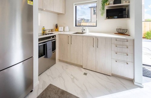 Upper Riccarton House | Park Views 1 Bed 1 Bath w/Carpark & Office Space