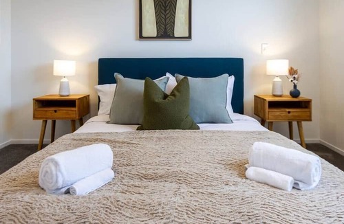 Upper Riccarton House | The Tranquil Terrace - Zen Zone 2 bed 2 bath