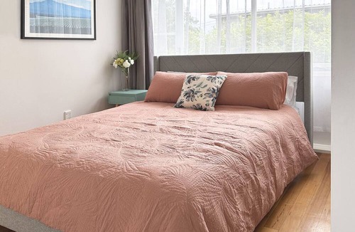 Mount Eden Apartment | Home on the Grange - Mt Eden