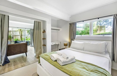 Torbay Apartment | A delight in the Bays | 1 BR | 1 BATH | Free WiFi