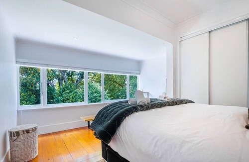 Newton House | Sunny two-bedroom villa
