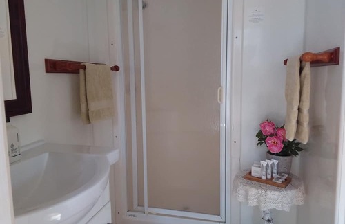 Coromandel Cottage | Jaed Cottage - Set on Sunny & Serene 1.75 Acres. Close to Town/wi-fi